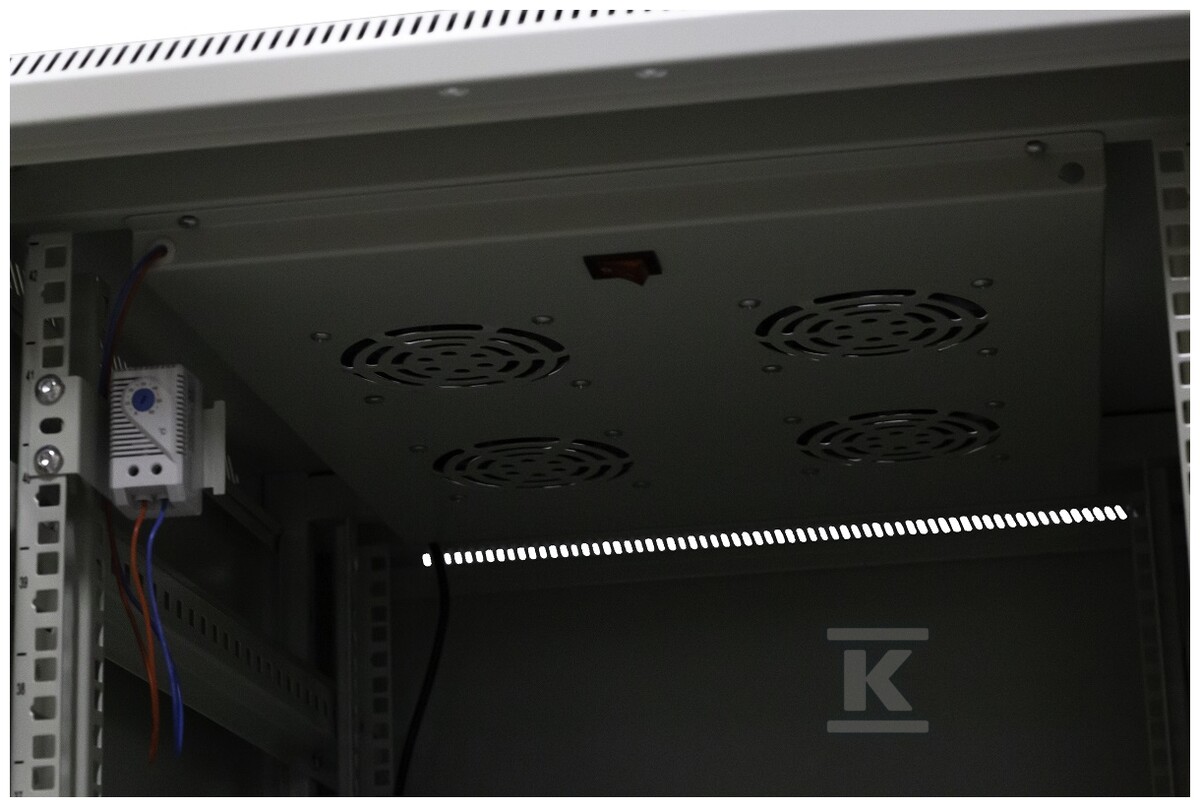 Szafa ramowa stojąca EmiterNet Top, 45U, wym. 800X1000x2090, drzwi blacha/szkło, w komplecie panel 4 wentylatorowy z termostatem, 3 półki, stopki, przekładane drzwi prawe/lewe, zamykane na klucz drzwi boczne i tylne, 20 śrub montażowych, RAL: Szafa 7044, drzwi 7010 EM/SH05D-8045 - obrazek 1