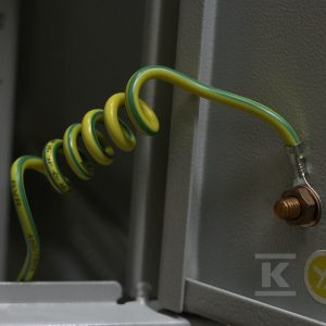 Szafa wisząca niedzielona 19” 6U, drzwi całe z blachy, ściągane osłony boczne z zamkiem,600×600×370mm, RAL: Szafa 7044, drzwi 7010 , w komplecie półka stała 410mm i komplet 15 śrub montażowych EM/AP6606-B Szafa wisząca niedzielona 19” 6U, drzwi całe z blachy, ściągane osłony boczne z zamkiem,600×600×370mm, RAL: Szafa 7044, drzwi 7010 , w komplecie półka stała 410mm i komplet 15 śrub montażowych EM/AP6606-B