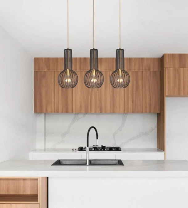 Lampa wisząca ARVI czarna, metalowe klatkowe klosze na E27 nad wyspę kuchenną K‑4521 Kaja Lighting - obrazek 3